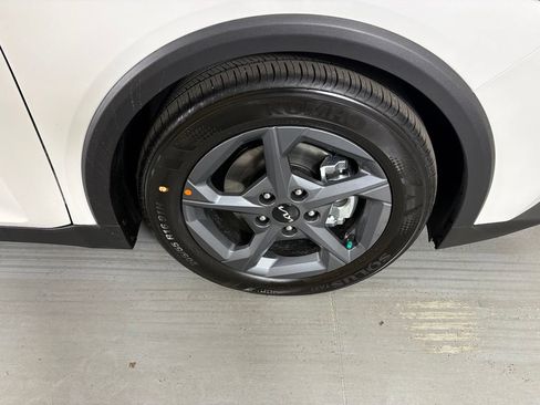 New 2026 Kia K4 FWD image 10