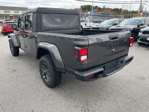 New 2026 Jeep Gladiator Sport image 5
