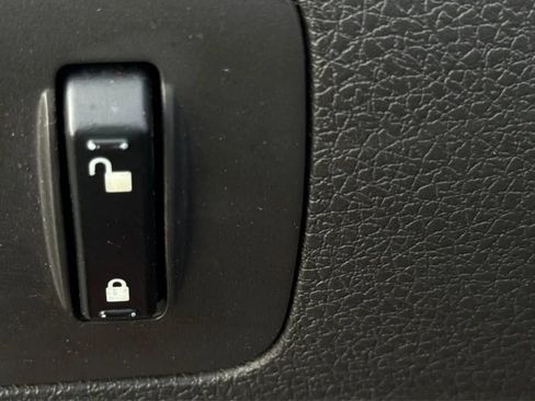 Used 2006 Ford Mustang GT Premium RWD image 33