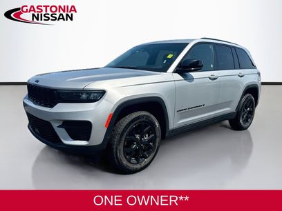 Used 2025 Jeep Grand Cherokee Altitude