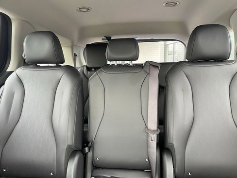 New 2026 Kia Carnival FWD image 23