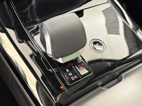 New 2025 Land Rover Range Rover Sport Dynamic SE image 16