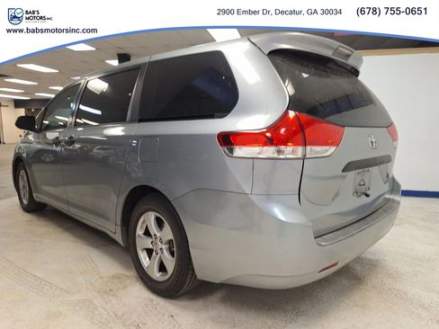 Used 2011 Toyota Sienna FWD image 13