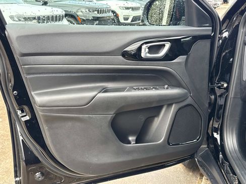 New 2026 Jeep Compass Latitude image 16