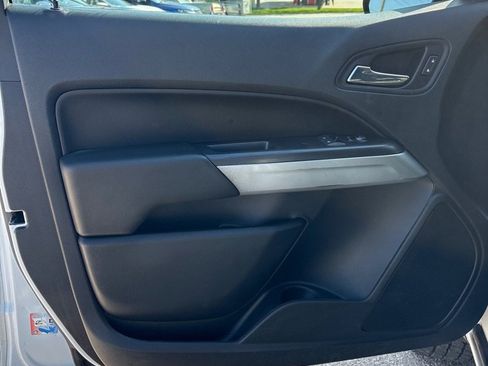 Used 2020 Chevrolet Colorado LT w/ Safety Package image 11