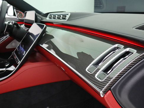 Used 2025 Mercedes-Benz S 63 AMG S image 32