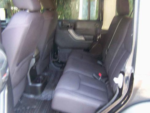 Used 2013 Jeep Wrangler Unlimited Sport image 8