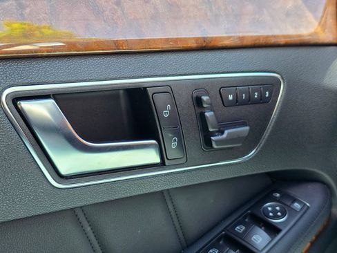 Used 2012 Mercedes-Benz E 350 Sedan image 5
