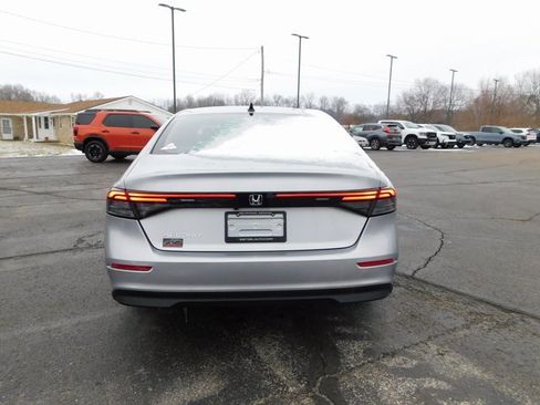 Used 2025 Honda Accord SE image 4