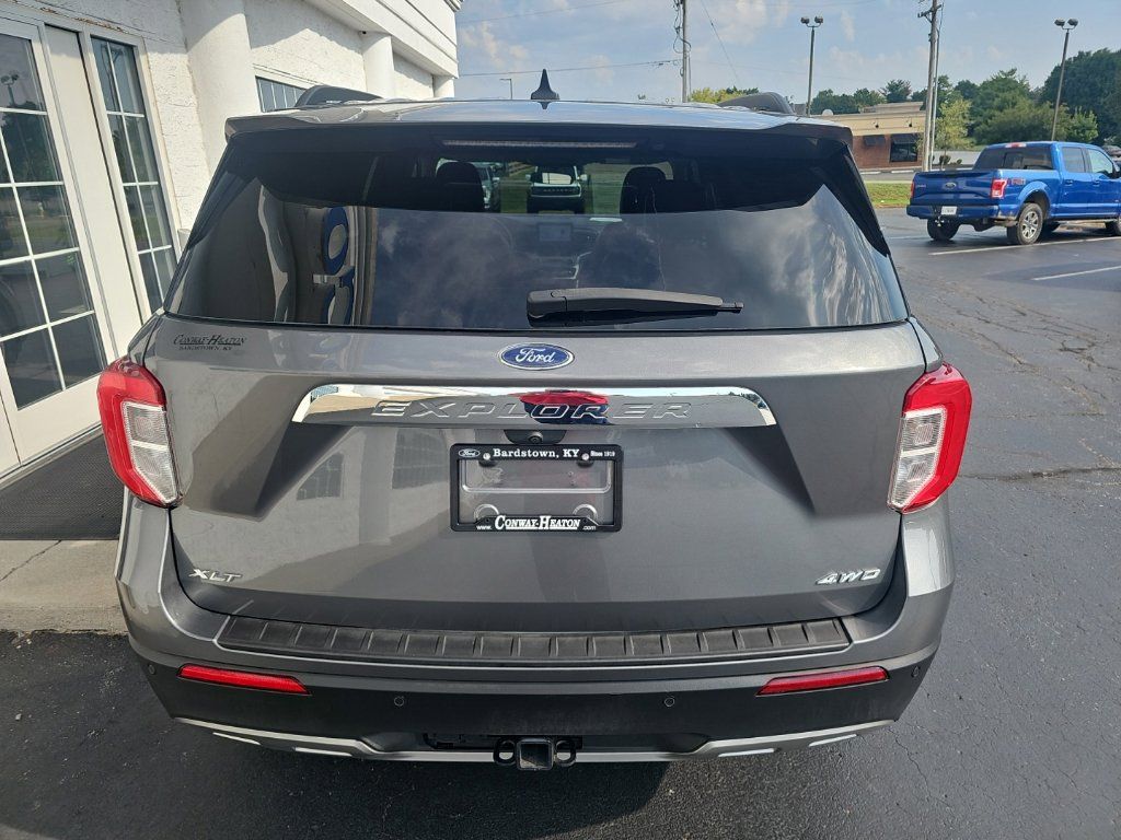 Used 2023 Ford Explorer XLT w/ Equipment Group 202A AWD/4WD image 5