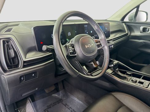 Used 2024 Kia Sorento S image 23