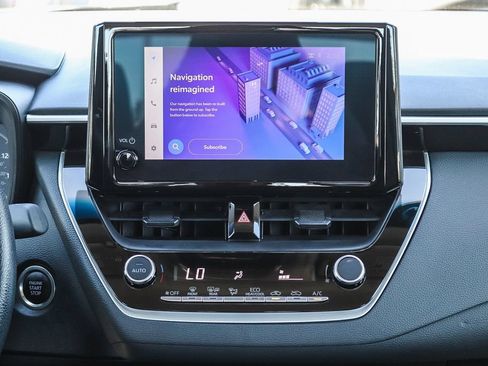Used 2025 Toyota Corolla LE w/ LE Premium Package FWD image 15