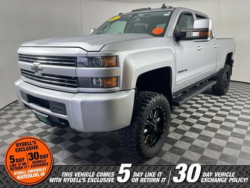 Used 2017 Chevrolet Silverado 2500 LT AWD/4WD image 11
