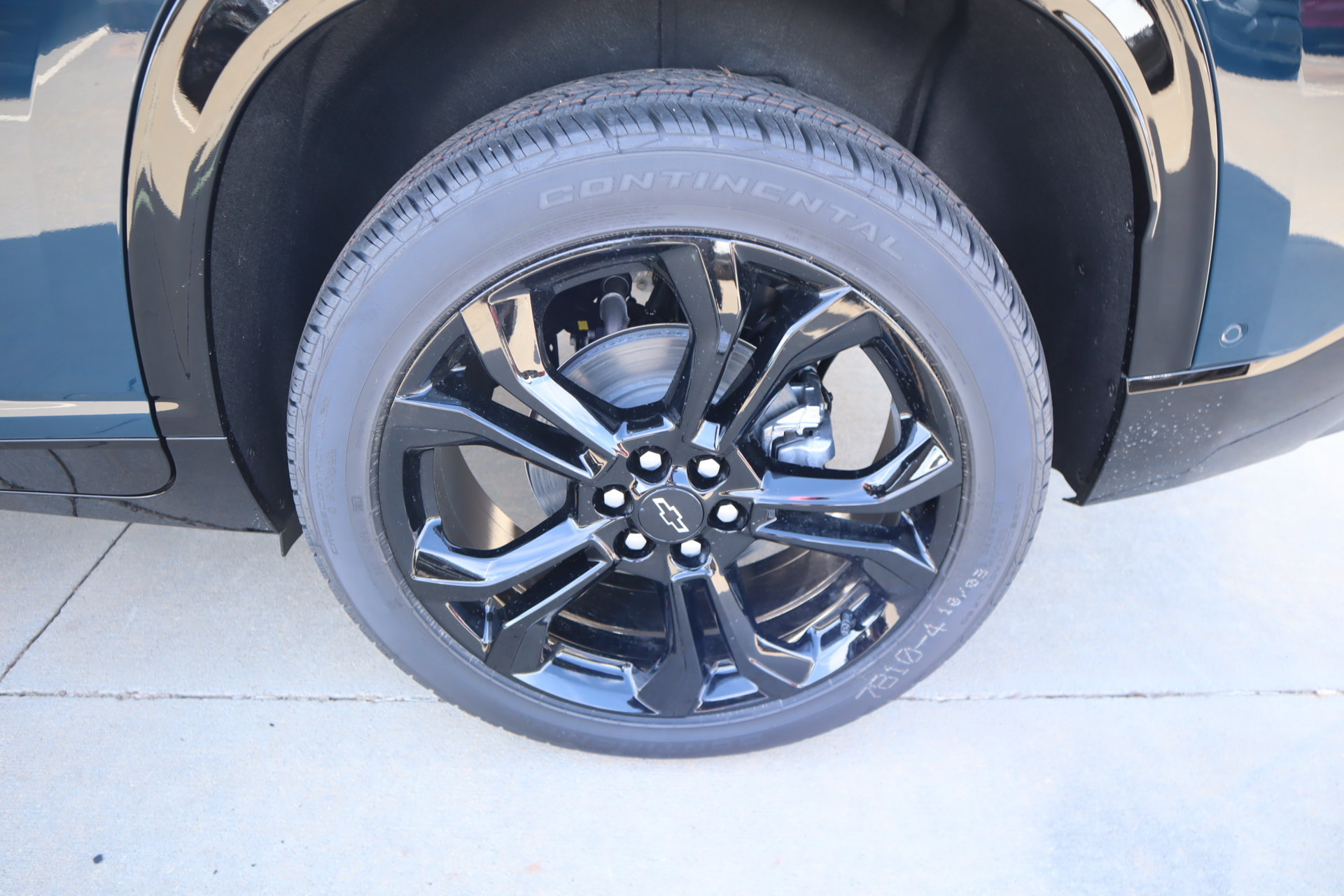 New 2027 Chevrolet Traverse RS w/ LPO, Floor Liner Package AWD/4WD image 22