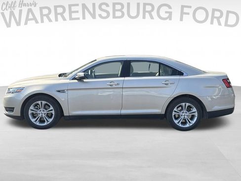 Used 2018 Ford Taurus SEL w/ Equipment Group 201A FWD image 4