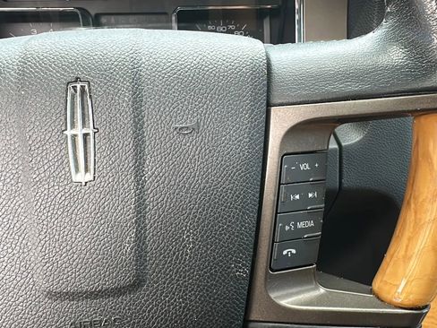Used 2014 Lincoln Navigator 4WD w/ Equipment Group 101A image 32