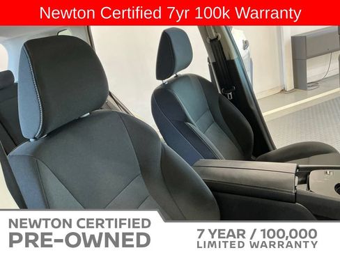 Used 2025 Nissan Rogue S FWD image 15