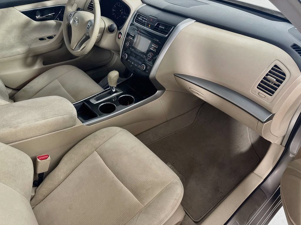 Used 2013 Nissan Altima 2.5 SV FWD image 34