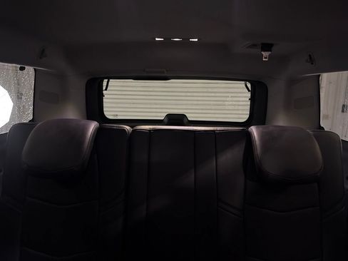 Used 2018 Cadillac Escalade ESV Luxury RWD image 18