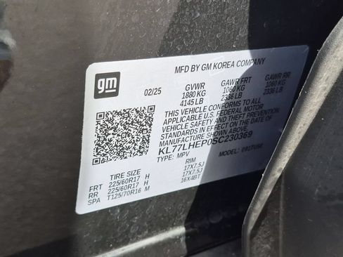 Used 2025 Chevrolet Trax LT w/ LT Convenience Package FWD image 36