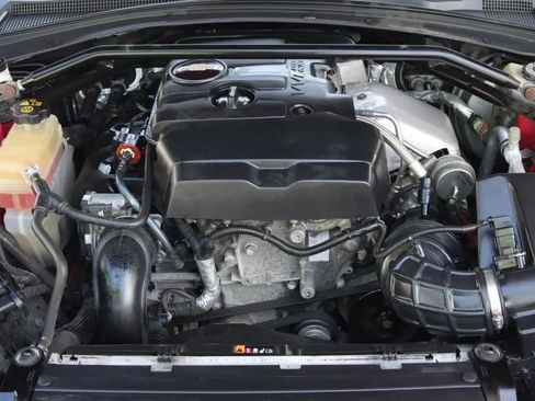 Used 2018 Chevrolet Camaro LT RWD image 13