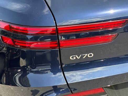 Used 2023 Genesis GV70 2.5T w/ Select Package AWD/4WD image 35