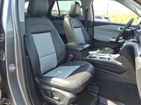 Used 2023 Ford Explorer XLT w/ Equipment Group 202A AWD/4WD image 8