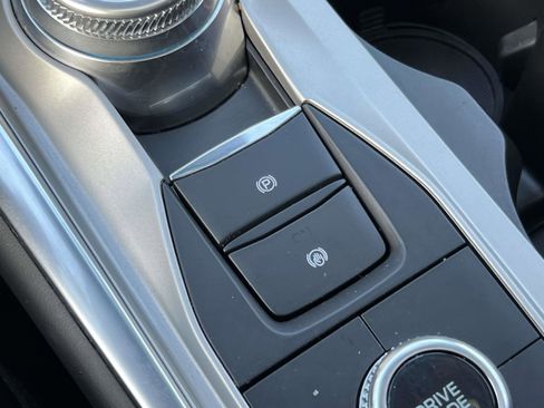 Used 2022 Ford Explorer XLT w/ Equipment Group 202A image 13