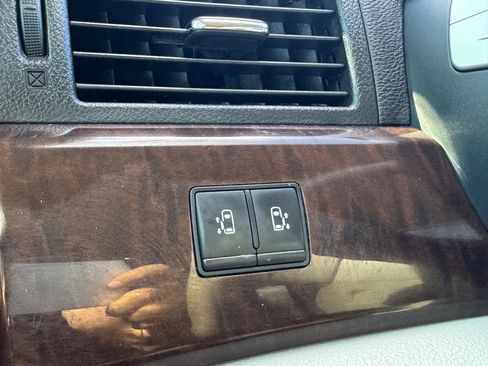 Used 2012 Nissan Quest SV image 36