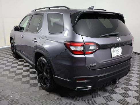 Used 2025 Honda Pilot Black Edition image 6