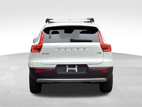 Used 2020 Volvo XC40 T5 Momentum image 7