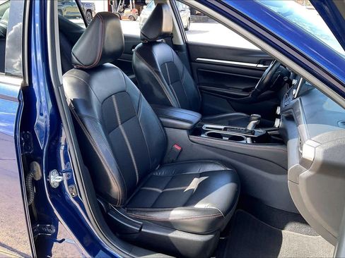 Used 2024 Nissan Altima 2.5 SR image 9