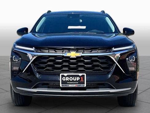 Used 2026 Chevrolet Trax LT FWD image 4