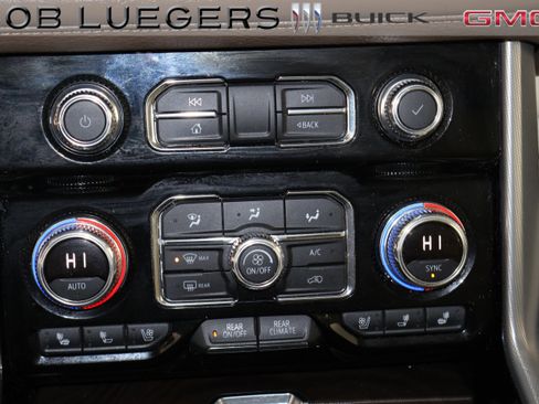 Used 2021 GMC Yukon XL Denali image 29