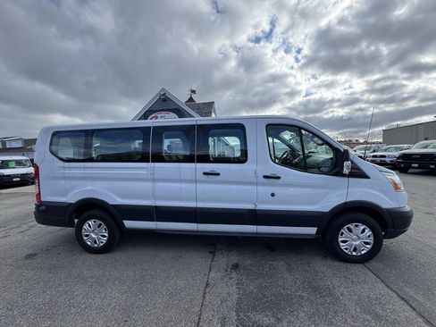 Used 2017 Ford Transit 350 XLT image 11