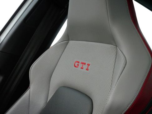 Certified 2023 Volkswagen GTI SE image 32