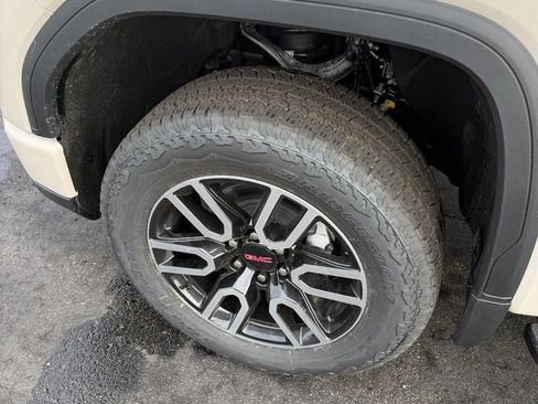 New 2026 GMC Sierra 1500 AT4 w/ AT4 Premium Package image 6