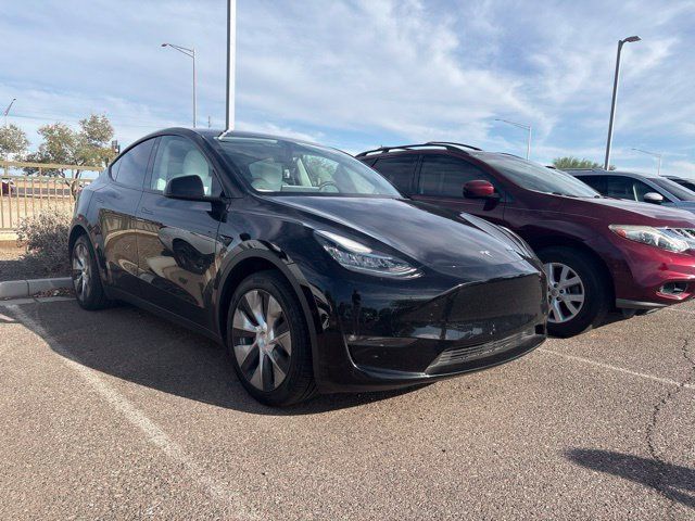 Used 2022 Tesla Model Y Long Range AWD/4WD image 2