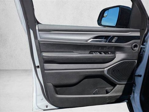 New 2026 Jeep Grand Wagoneer 4WD image 23