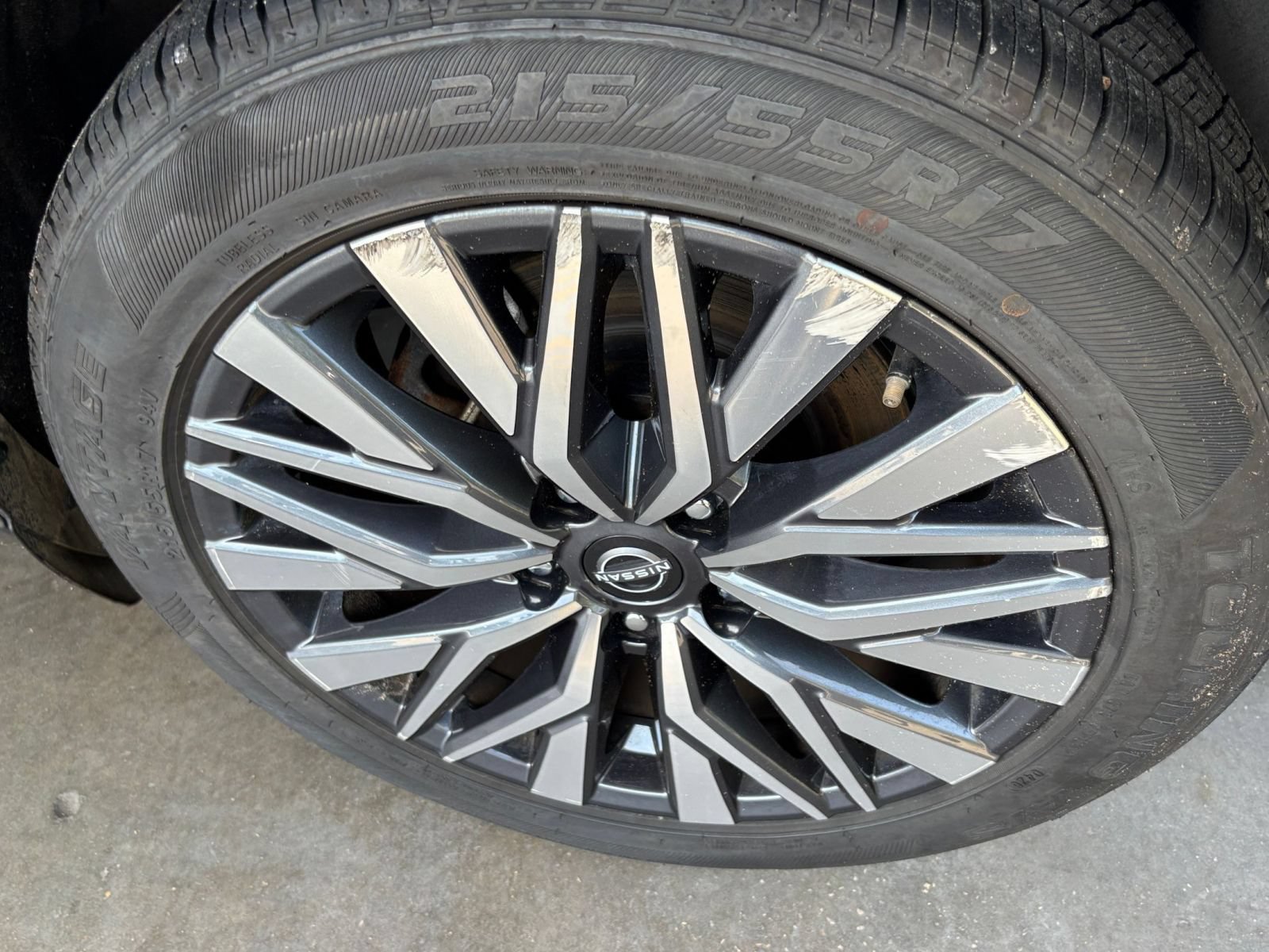 Used 2025 Nissan Altima 2.5 SV FWD image 29