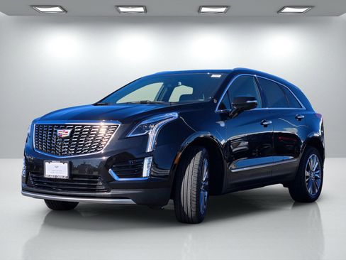 Certified 2025 Cadillac XT5 Premium Luxury image 8