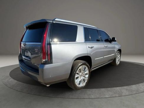 Used 2019 Cadillac Escalade Platinum AWD/4WD image 4