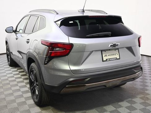 Used 2024 Chevrolet Trax ACTIV w/ Sunroof Package FWD image 4