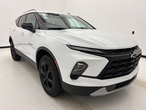 New 2026 Chevrolet Blazer LT w/ Convenience Package FWD image 14