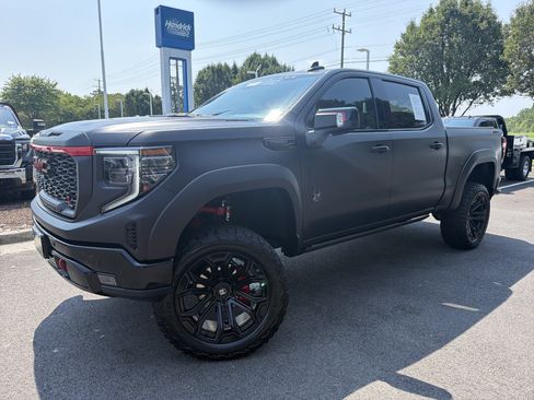 Used 2026 GMC Sierra 1500 AT4 w/ AT4 Premium Package AWD/4WD image 5