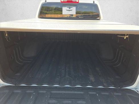 Used 2018 Chevrolet Colorado LT w/ LT Convenience Package RWD image 6