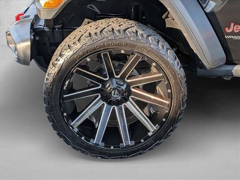 Used 2018 Jeep Wrangler Unlimited Rubicon AWD/4WD image 30