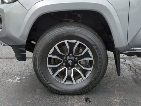 Certified 2021 Toyota Tacoma TRD Sport AWD/4WD image 8