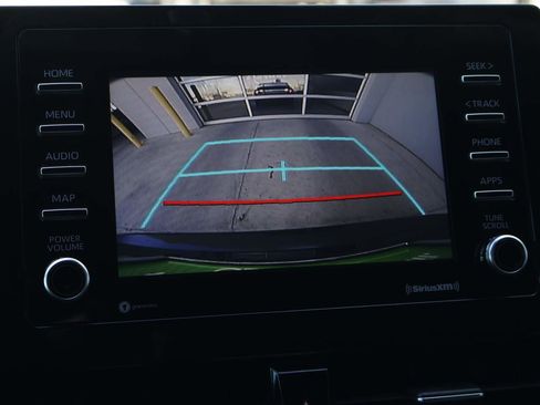 Used 2021 Toyota Camry LE image 17