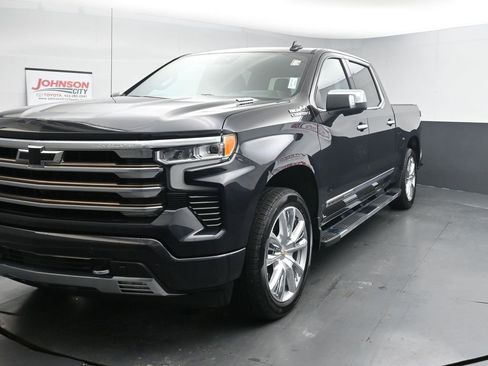 Used 2022 Chevrolet Silverado 1500 High Country w/ High Country Premium Package image 4